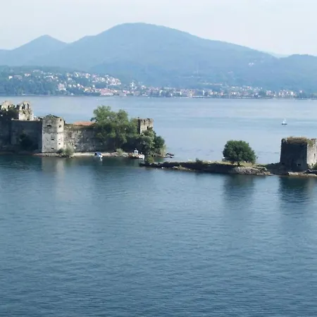 Holiday home Spacious Retreat In Cannero Cannero Riviera