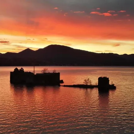 Spacious Retreat In Cannero Holiday home Cannero Riviera