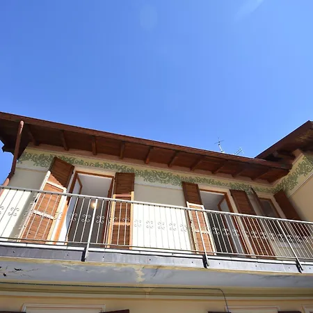 Holiday home Spacious Retreat In Cannero Cannero Riviera