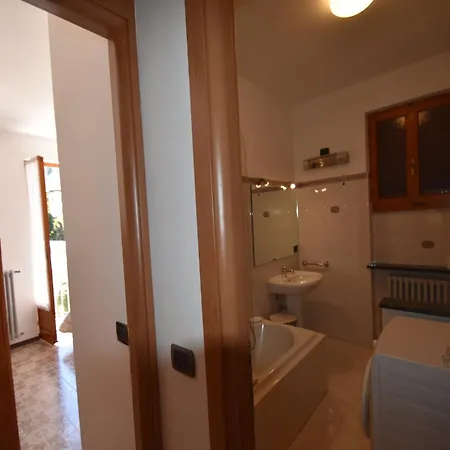 Spacious Retreat In Cannero Dom wakacyjny