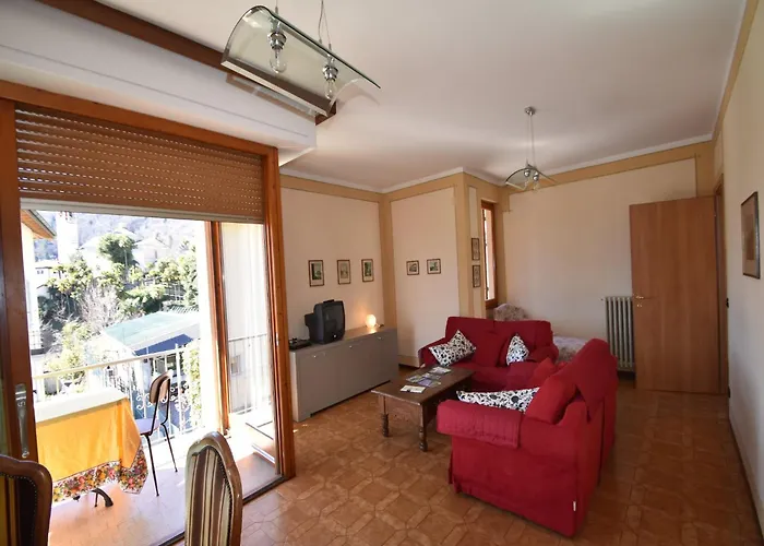 Village Apartment in Cannero Riviera hinterland with views Vakantiehuis Cannero Riviera