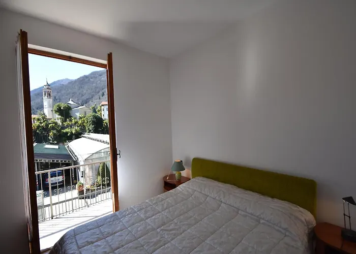 Village Apartment in Cannero Riviera hinterland with views Vakantiehuis Cannero Riviera