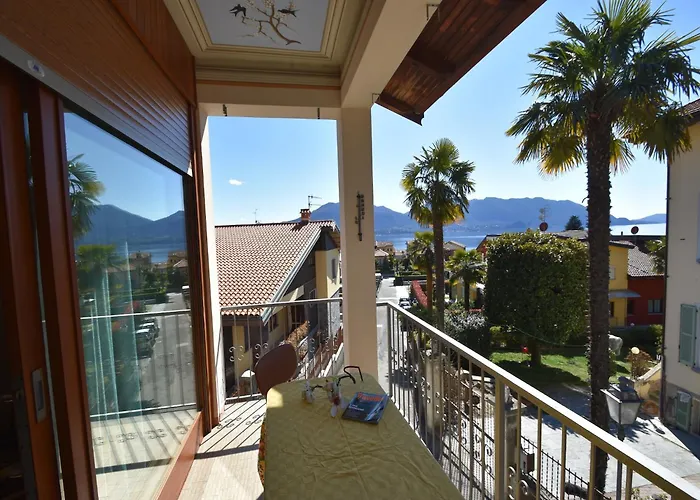 Vakantiehuis Village Apartment in Cannero Riviera hinterland with views