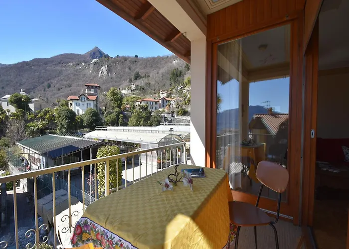 Village Apartment in Cannero Riviera hinterland with views Cannero Riviera