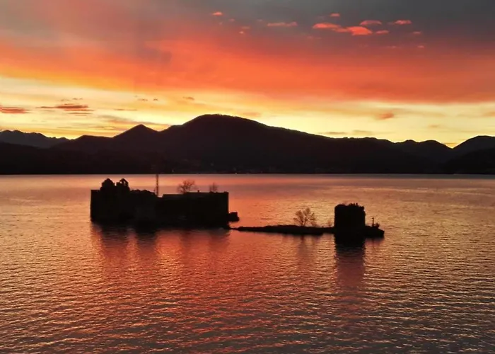 Village Apartment in Cannero Riviera hinterland with views Vakantiehuis Cannero Riviera